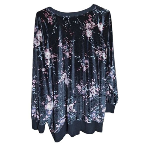 Torrid 4 Women 4x Black Pink Floral Velvet Soft Flower Print Sweatshirt - Picture 4 of 8